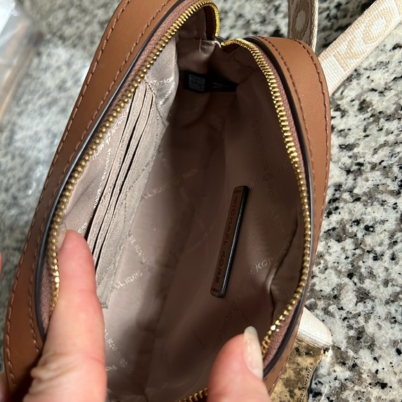 Michael Kors Jet Set Small Pebbled Leather Belt Bag - Picture 2 of 3